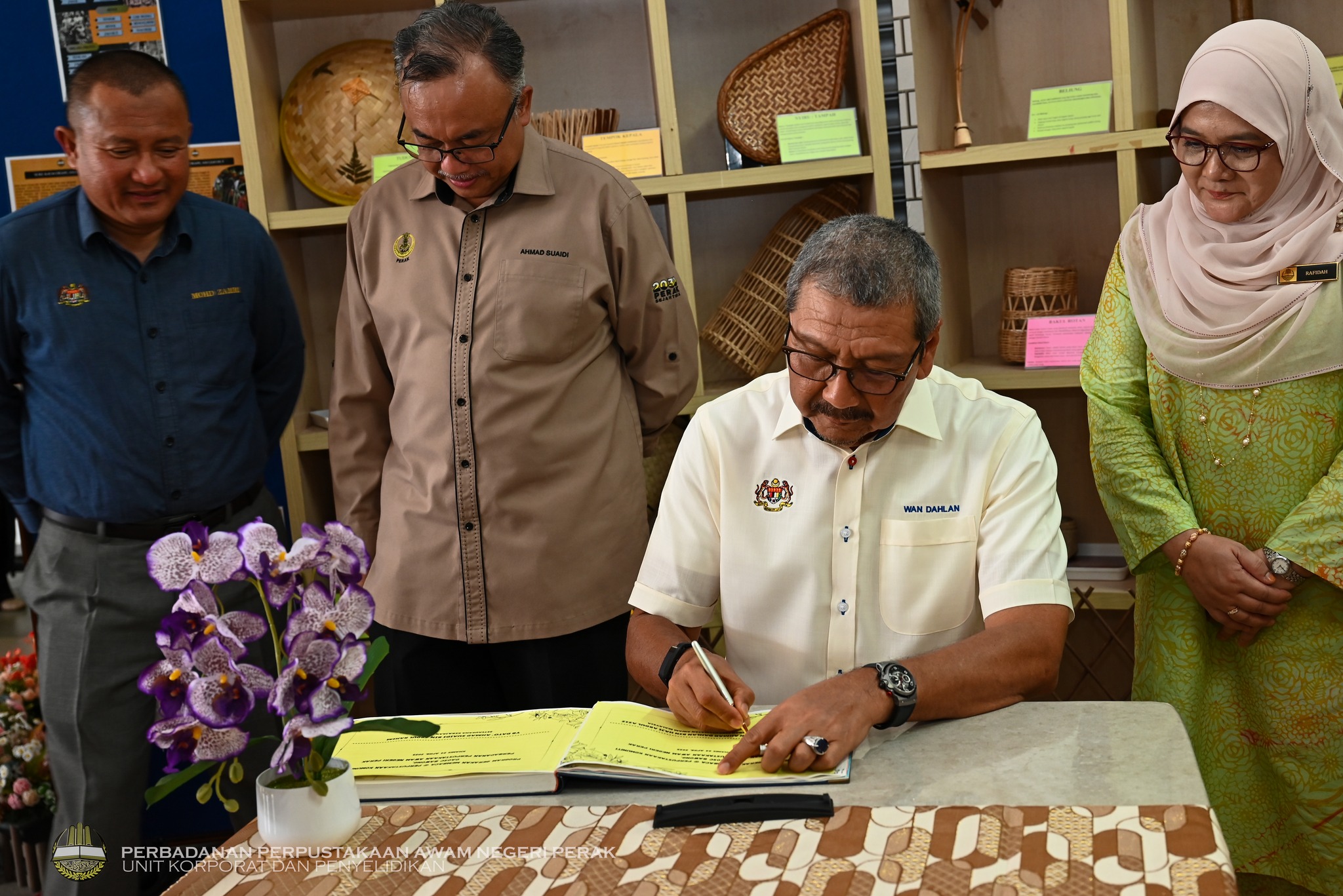 LAWATAN KERJA RASMI KPPA KE NEGERI PERAK: LAWATAN KE PERPUSTAKAAN KOMUNITI OAOSC BAWONG