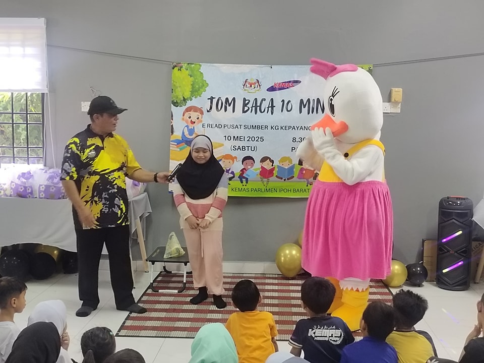 PERKHIDMATAN PERPUSTAKAAN BERGERAK SEMPENA PROGRAM JOM BACA 10 MINIT KEMAS PARLIMEN IPOH BARAT