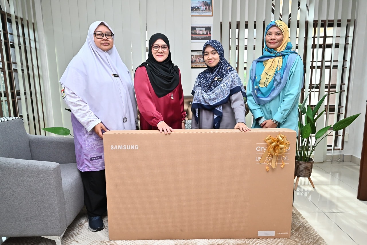 PEMENANG PENYERTAAN TERAMAI DARI SEKOLAH SEMPENA BAZAR BUKU PERAK 2025